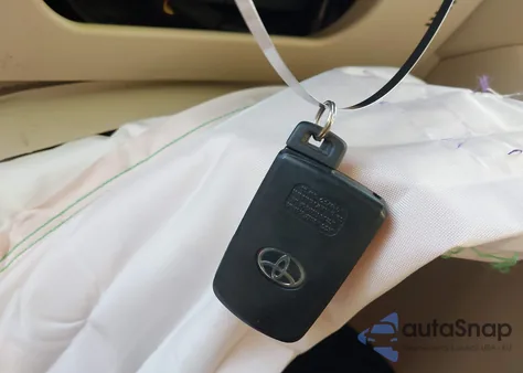 2015 Toyota Highlander Limited Platinum V6 z USA, uszkodzony, nr VIN 5TDDKRFH1FS207676